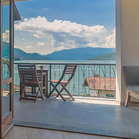 Stunning View Lakeside Apartment - Larihome A11 Gravedona Exterior photo