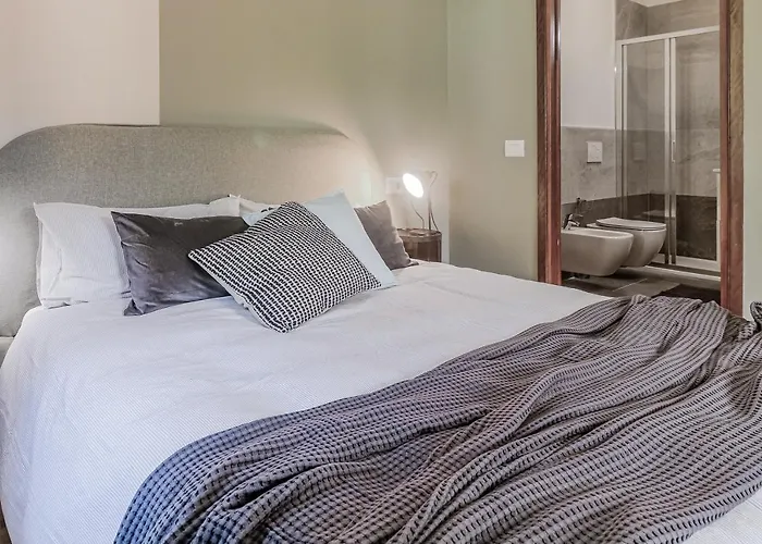 Stunning View Lakeside Apartment - Larihome A11